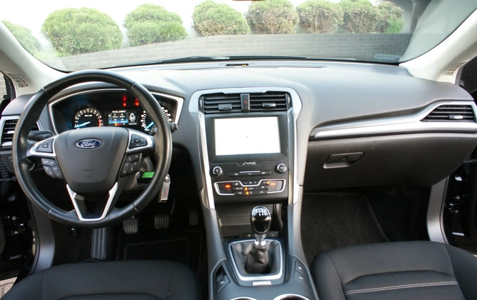 Ford Mondeo cena 53800 przebieg: 195000, rok produkcji 2019 z Stryków małe 407